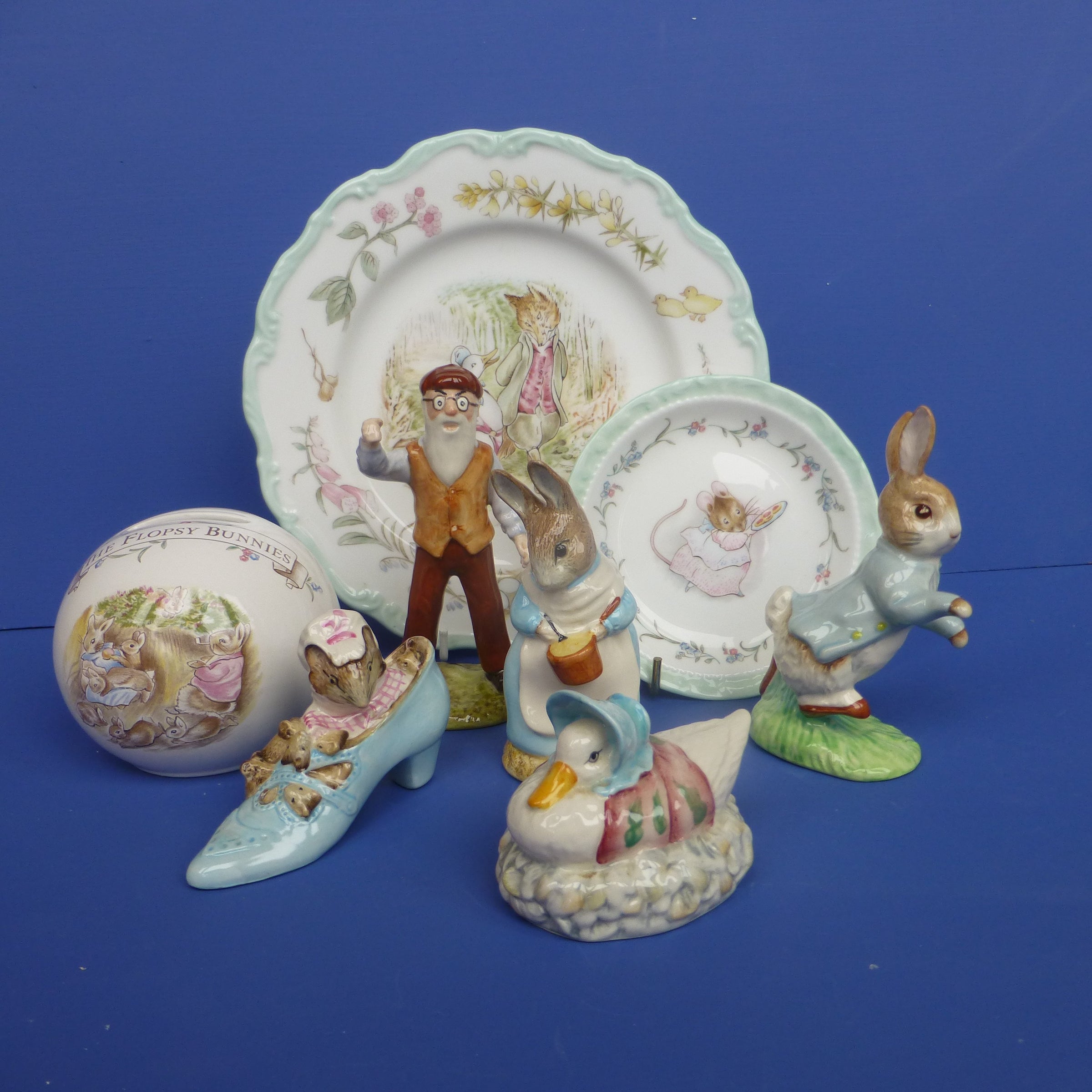 Royal Albert Beatrix Potter figurines Pigling Eats His Porridge Michael hotsell Doulton